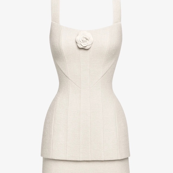 Heiress Beverly Hills Dresses & Skirts - The boucle flower mini dress